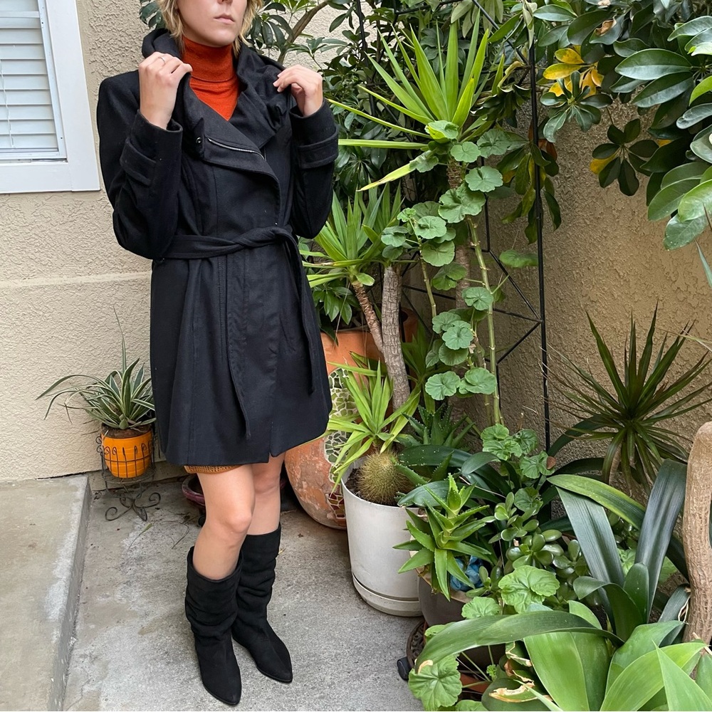 Black Zara wool coat with beautiful collar